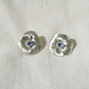 银色金属感拉丝花朵耳钉2025新款 高级感轻奢小众独特漂亮耳环 爆款