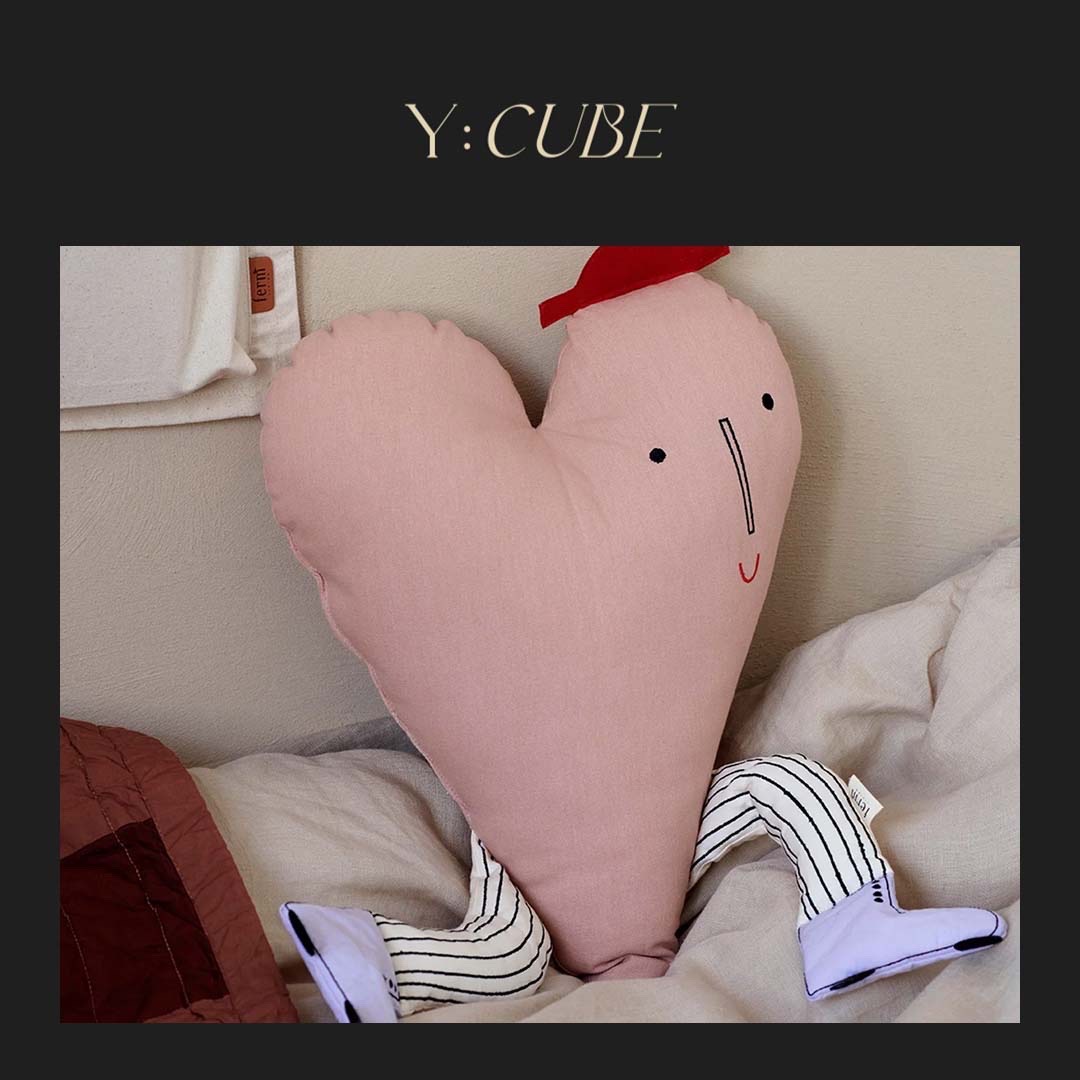 Ferm Living Heart Cushion 抱枕卡通刺绣靠垫 可爱俏皮北欧风