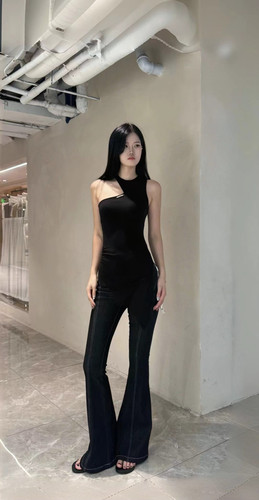 深圳南油一禾YIIIHEEE26春夏新款小众设计师品牌女装