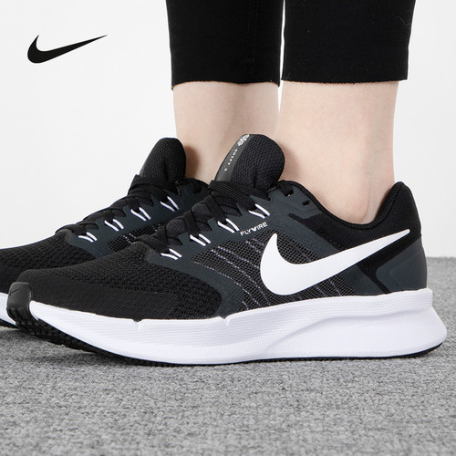 耐克女子轻便网面透气厚底跑步鞋