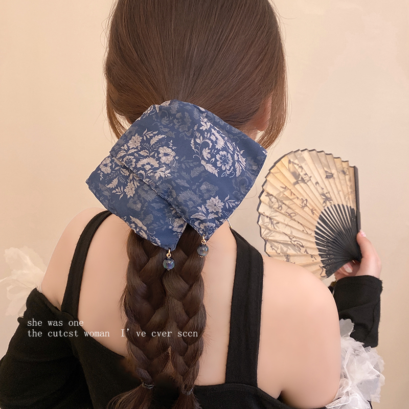 新中式藏青色方巾大肠发圈