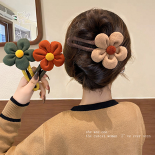 冬季毛绒花朵发夹女后脑勺头发夹子高级感一字夹鸭嘴夹鲨鱼夹头饰