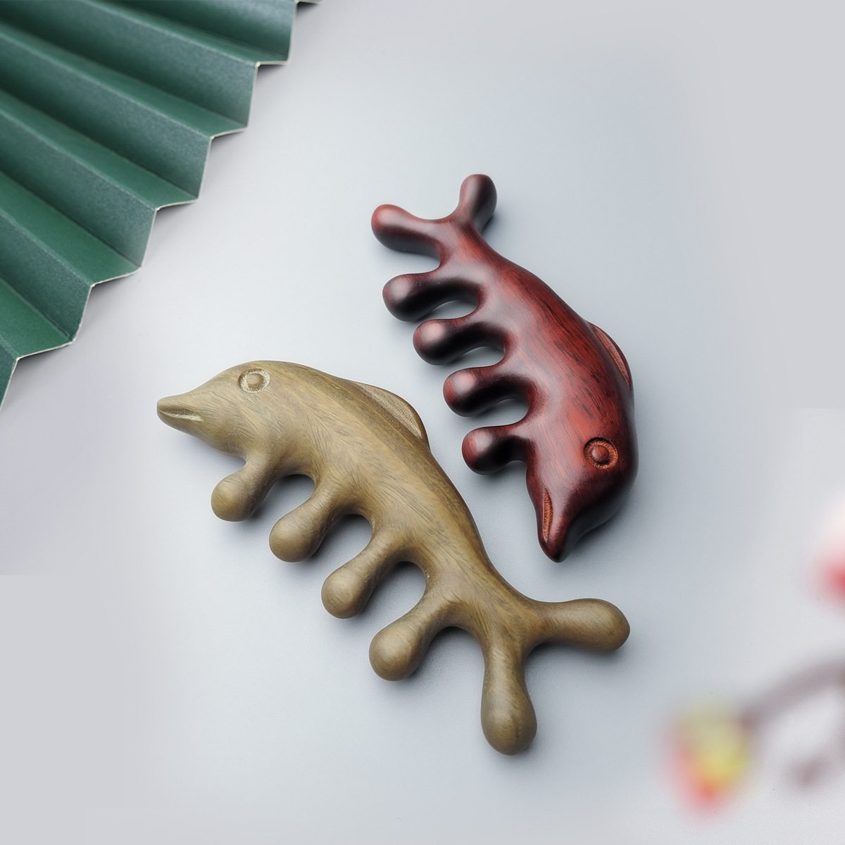 绿檀宝宝按梳面部头疗梳头皮刮痧点穴小梳子实木宽齿刮鼻梁