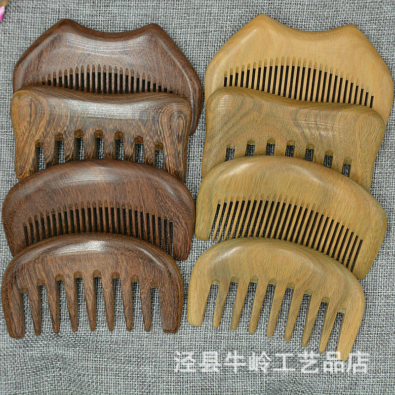 热销推荐头颈部经络原木按摩檀木梳 包包梳大宽齿刻字 绿檀木梳子
