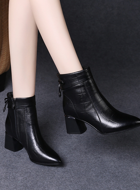 韩版2025新款秋冬季尖头粗跟短靴女中跟真皮皮鞋软皮高跟女鞋踝靴