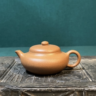 宜兴紫砂壶黄龙山原矿宝山矿区老黄金段泥全手工柿扁壶110mL