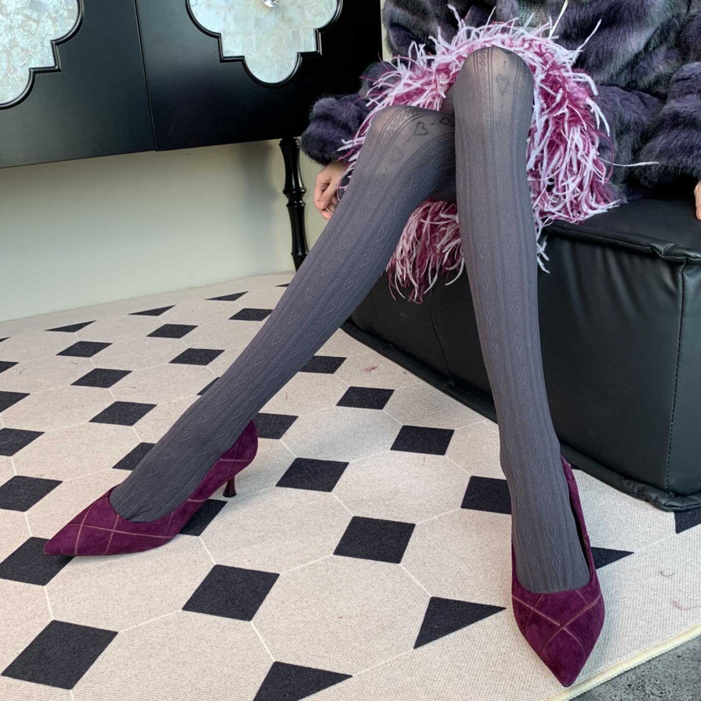 温暖藏于时光的褶皱~秋冬氛围感爱心竖条纹提花深灰色连裤袜女