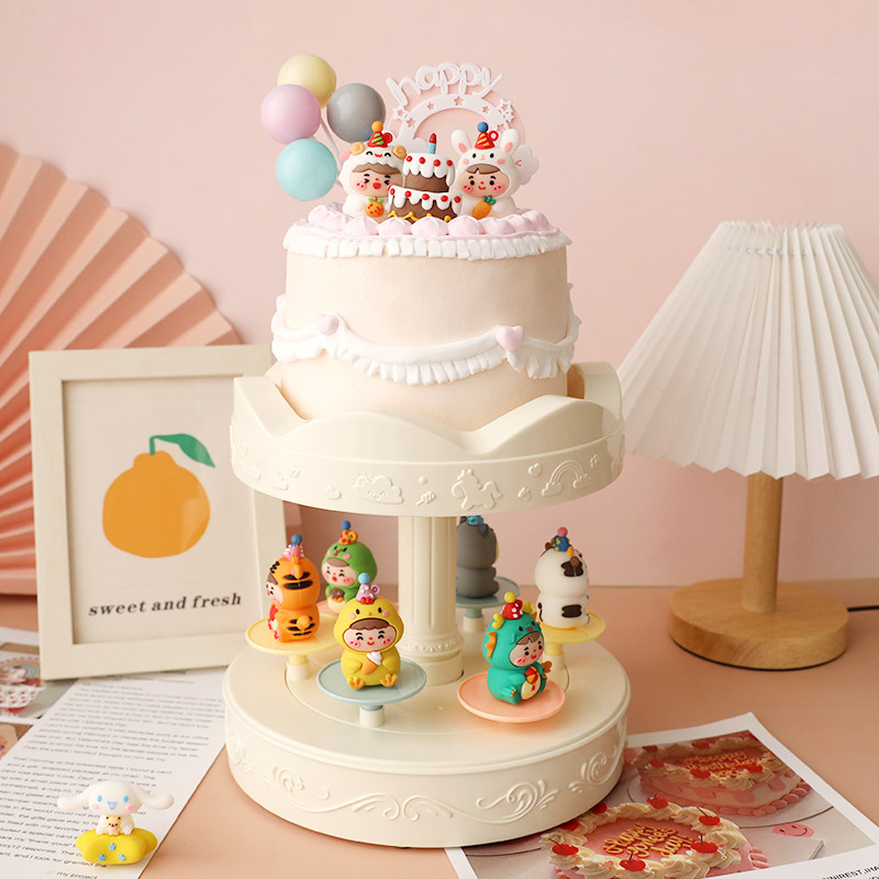 网红旋转木马自动回转甜品机蛋糕机生肖卡通摆件纸杯蛋糕转转台