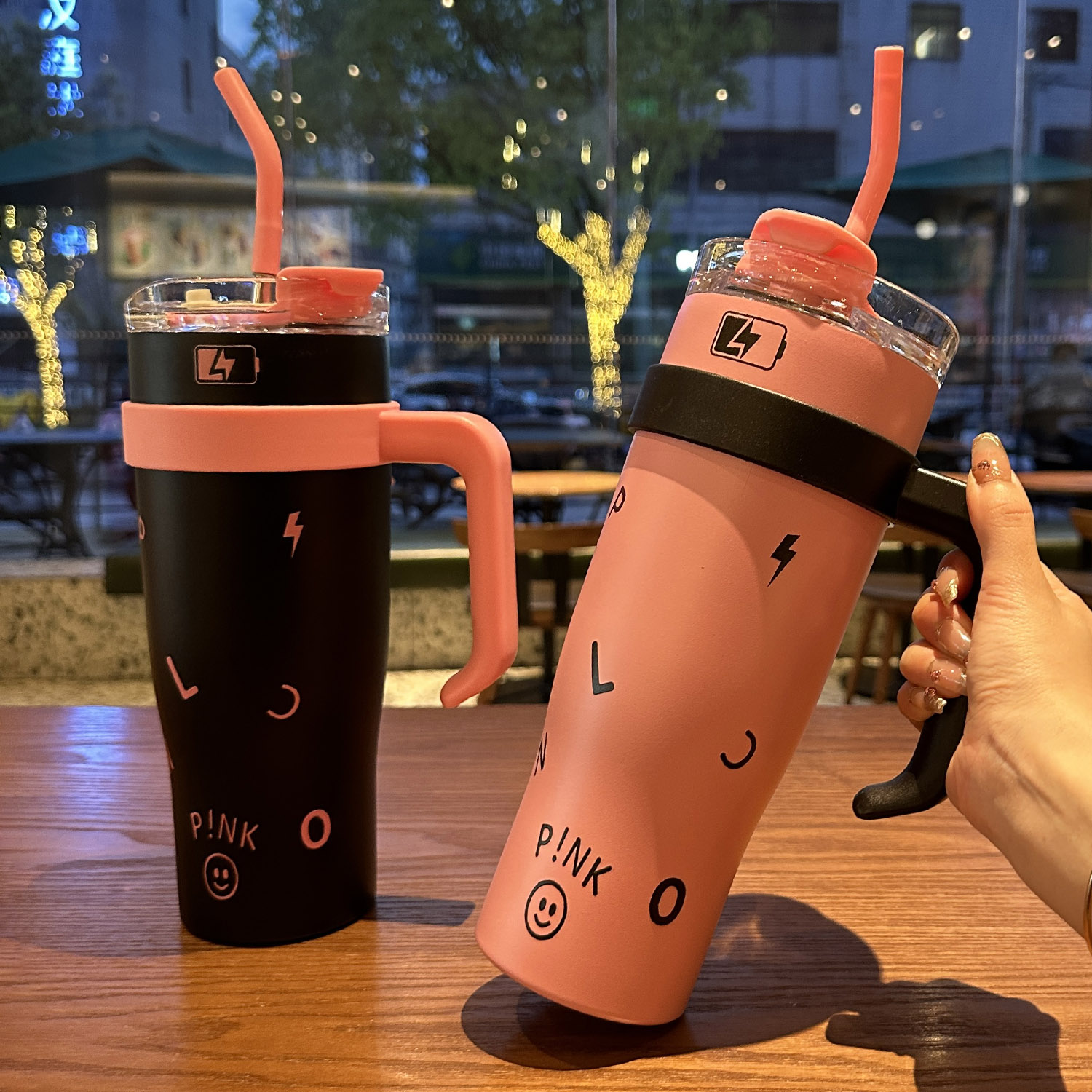 实物是真的美~不喝水也拿来当花瓶！超大容量巨无霸保温杯汽车杯图片