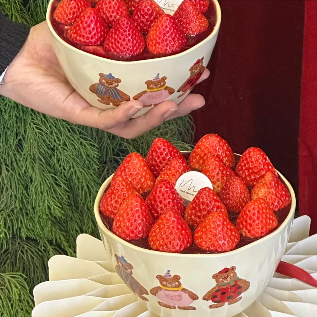 2026网红圣诞节新年摩登三只小熊碗蛋糕装饰可爱草莓节日甜品装扮