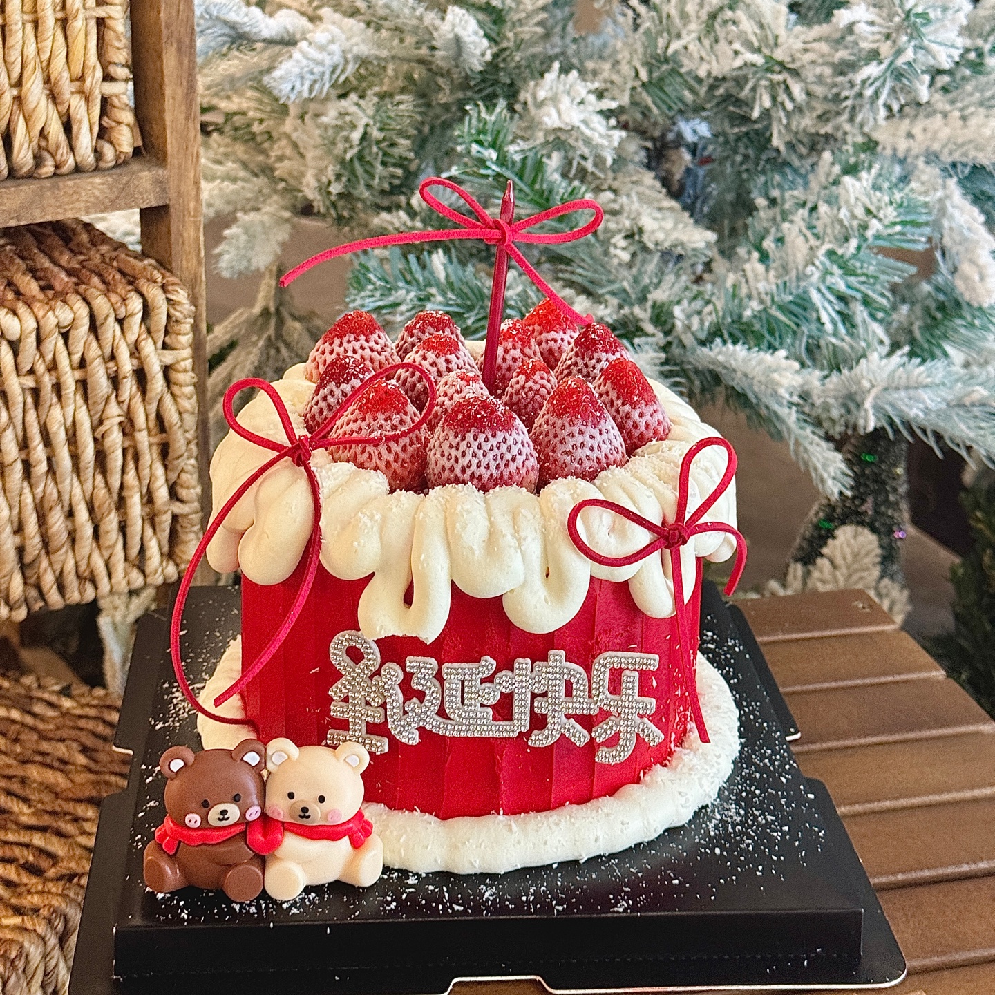 2026圣诞节围巾小熊蛋糕装饰摆件毛毡钻圣诞快乐皮尼绳烘焙甜品