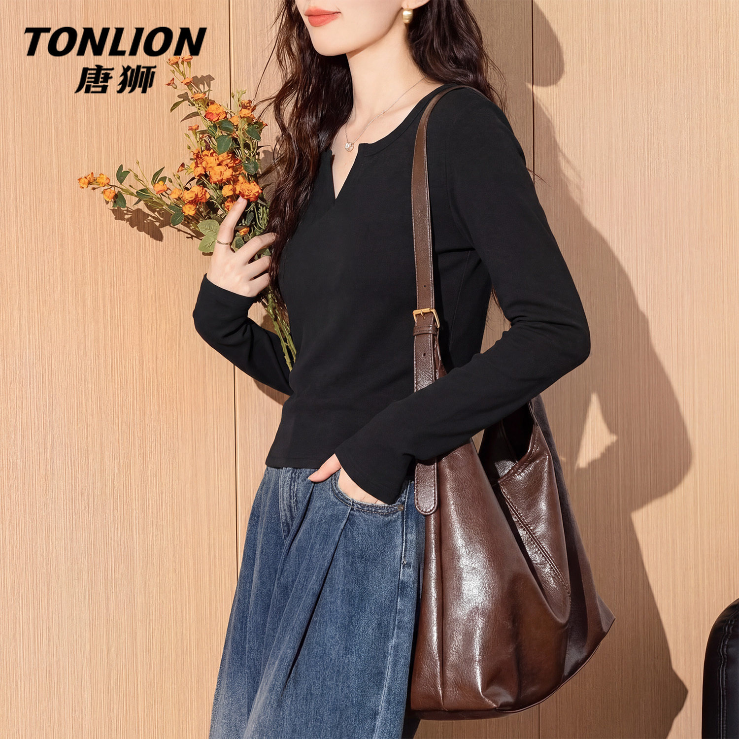 唐狮官方修身长袖t恤女2026新款春季小v领显瘦打底衫黑色短上衣