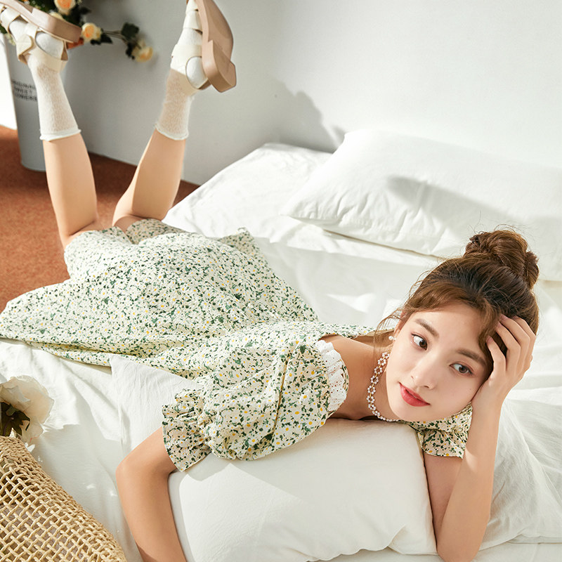 唐狮泡泡袖收腰显瘦修身碎花裙法式气质碎花连衣裙女装夏季吊带裙