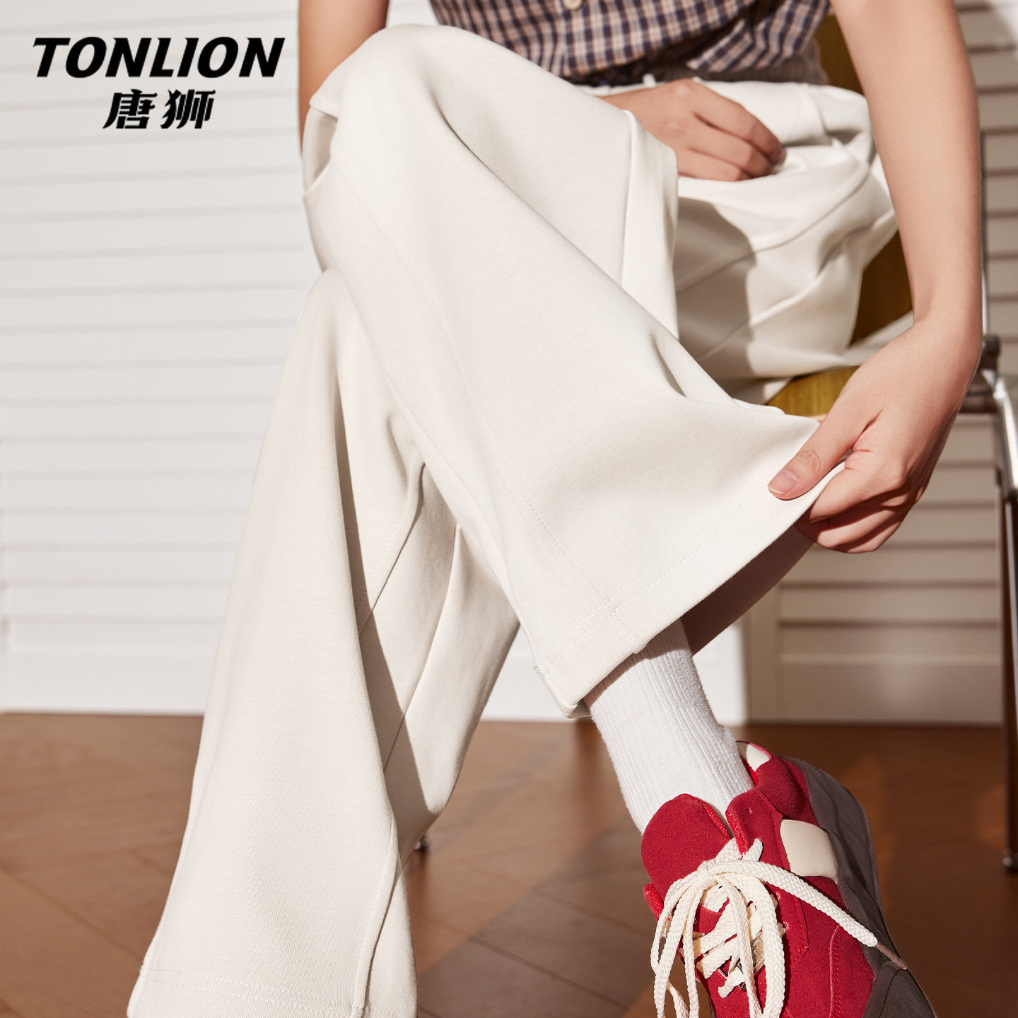 唐狮官方休闲运动裤女款2026新款春秋款女士宽松直筒拼接阔腿裤V