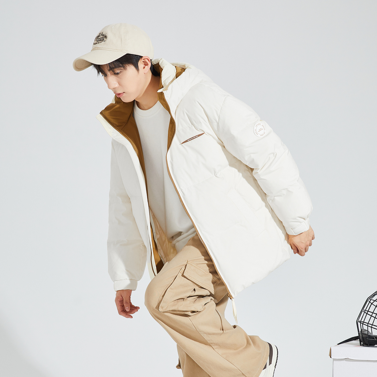 唐狮冬季新款羽绒服男连帽拼接撞