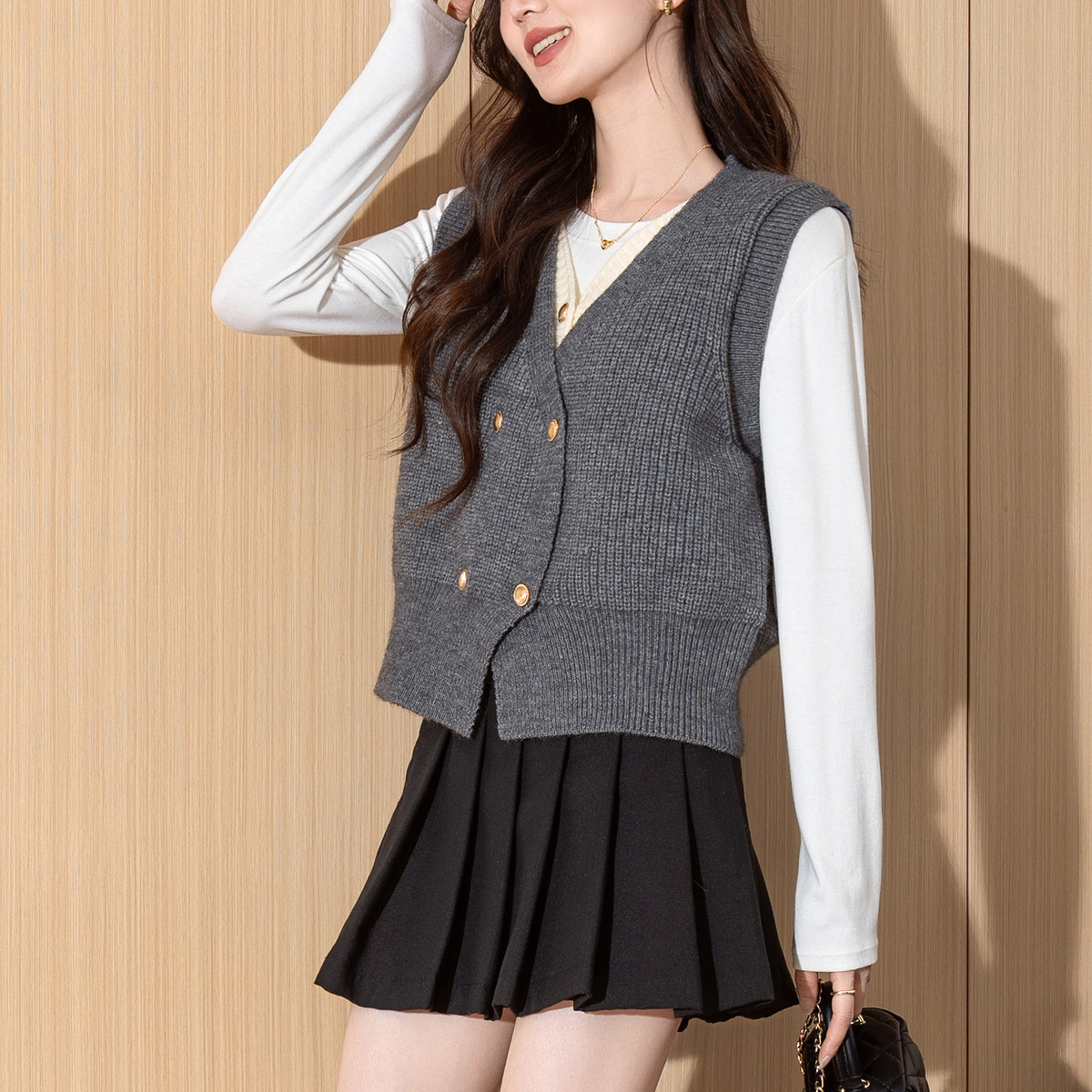 唐狮秋冬季女毛衣简约气质假两件设计V领开衫马甲高级感TM