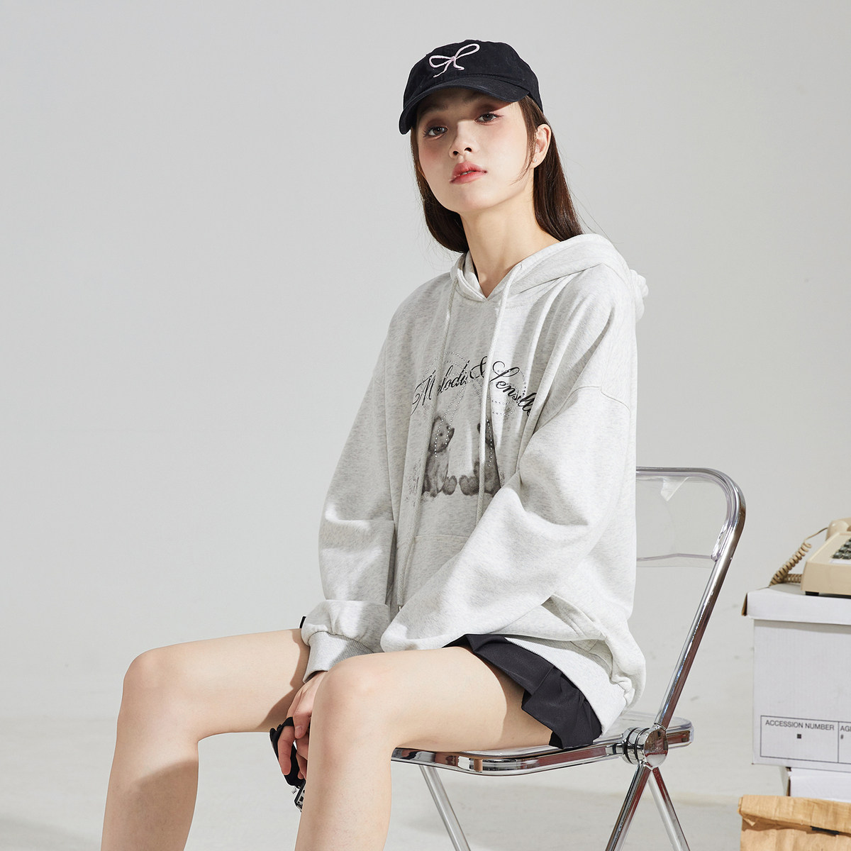 唐狮春秋新款连帽卫衣女针织小熊