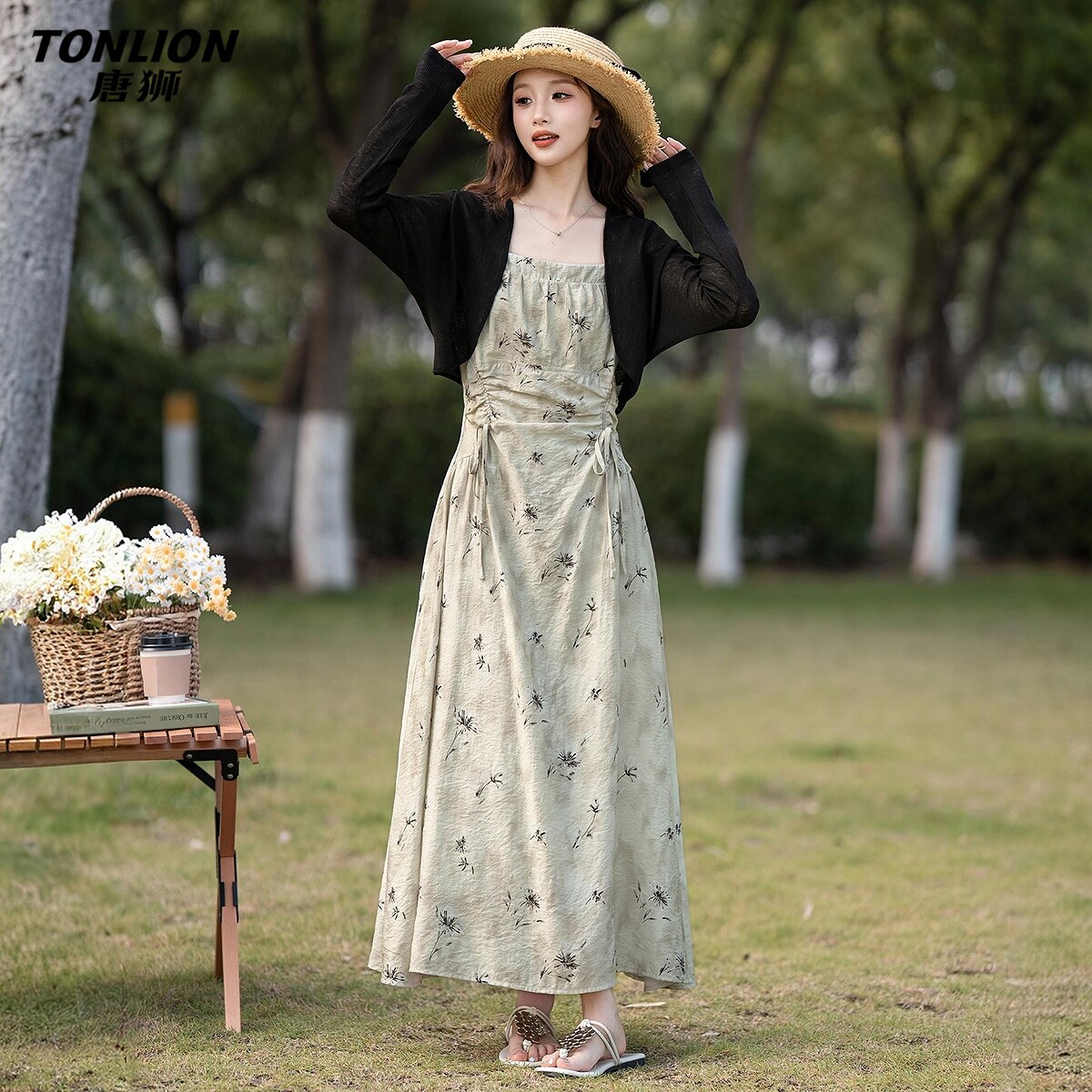 唐狮春夏季新款连衣裙女田园碎花吊带收腰显瘦两件套度假风长裙