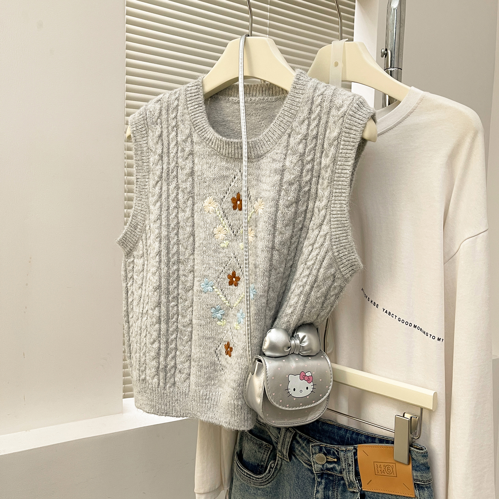 唐狮秋冬毛衣女设计感女马甲春秋