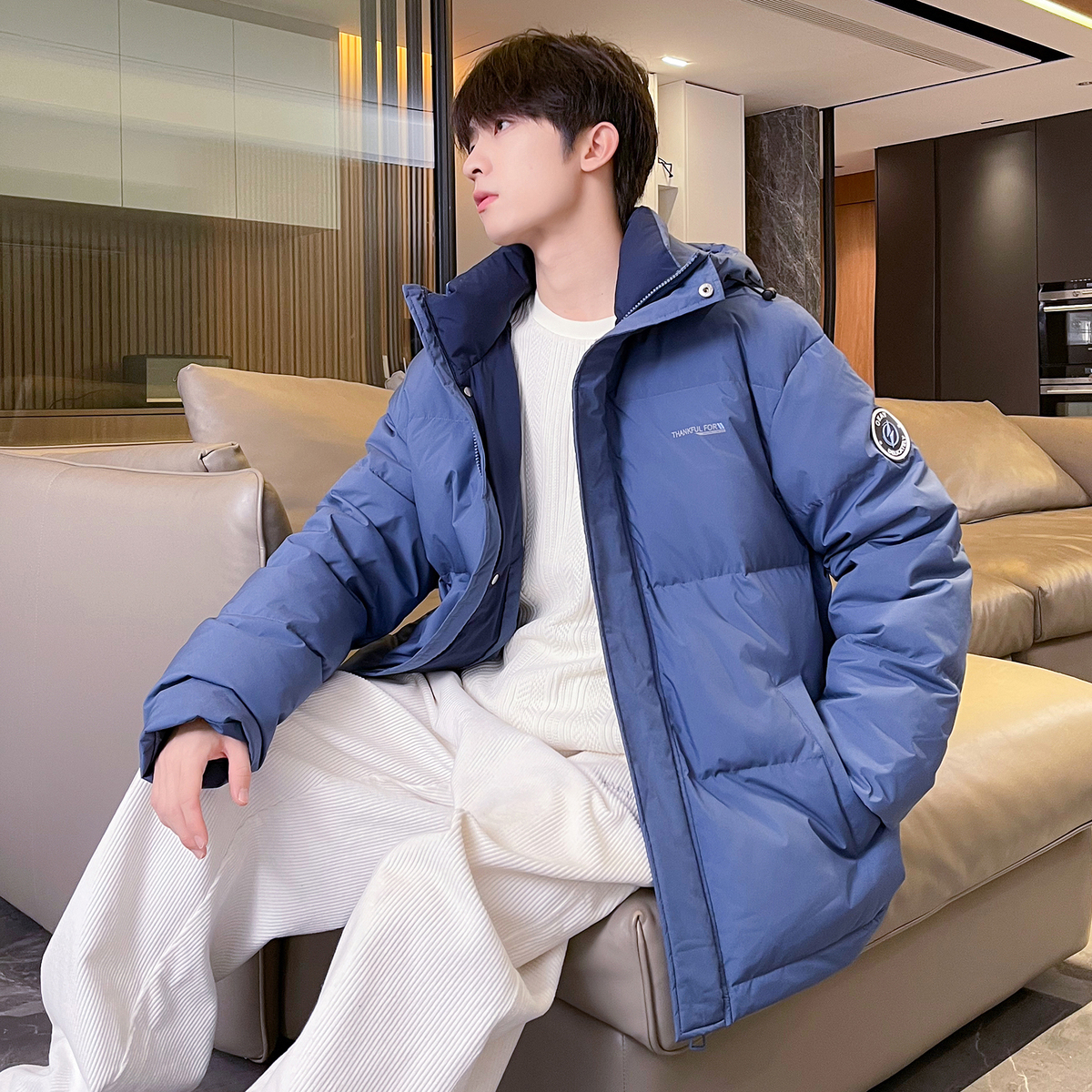 唐狮冬季新款男羽绒服撞色连帽短