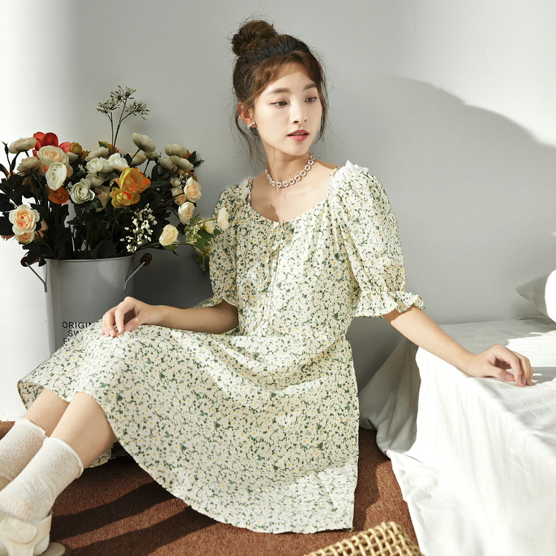 唐狮清新泡泡袖连衣裙女士夏装新款方领碎花裙收腰显瘦吊带裙子
