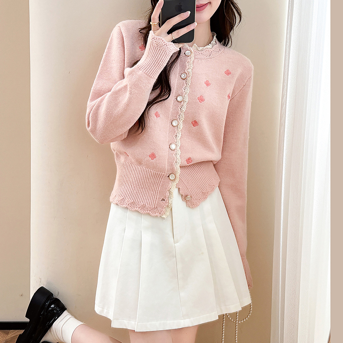 唐狮秋冬女毛衣温柔风花朵刺绣设计圆领开衫针织外套高级感潮TD