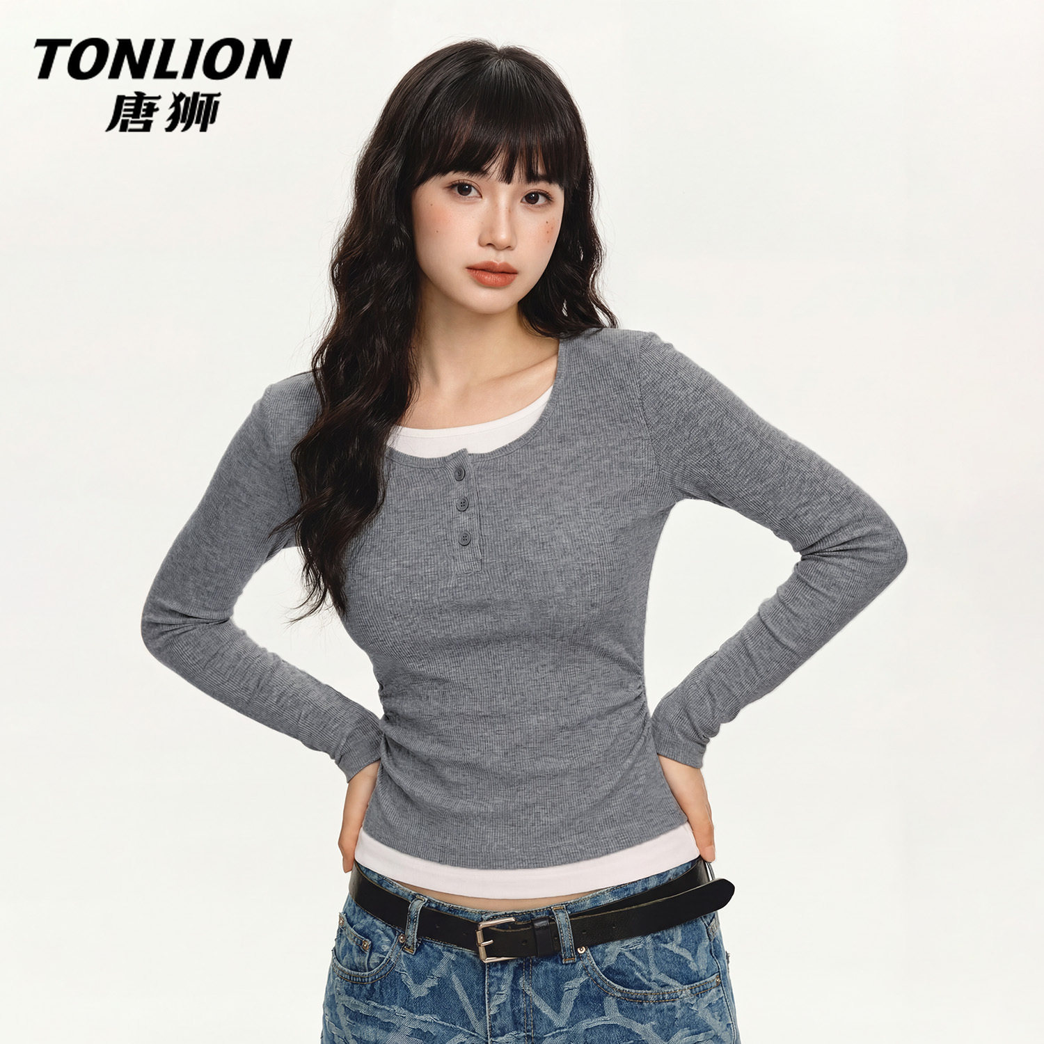 唐狮官方假两件长袖t恤女2026新款春季修身短款内搭打底衫上衣V