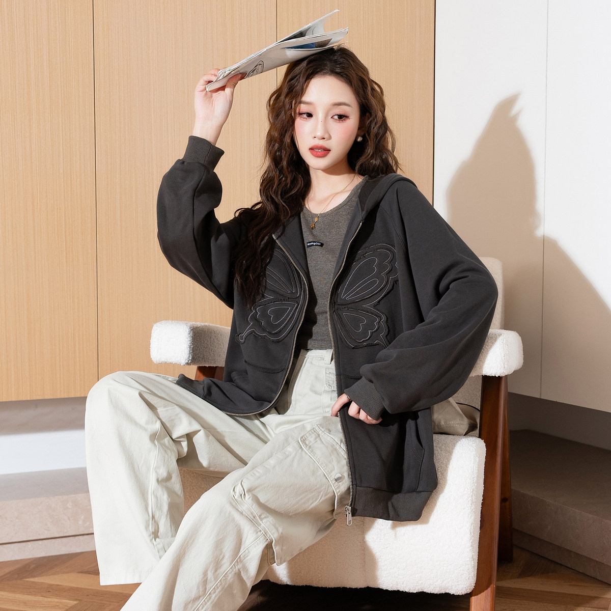 唐狮秋季新款休闲外套女连帽蝴蝶刺绣美式慵懒chic外套上衣流行t