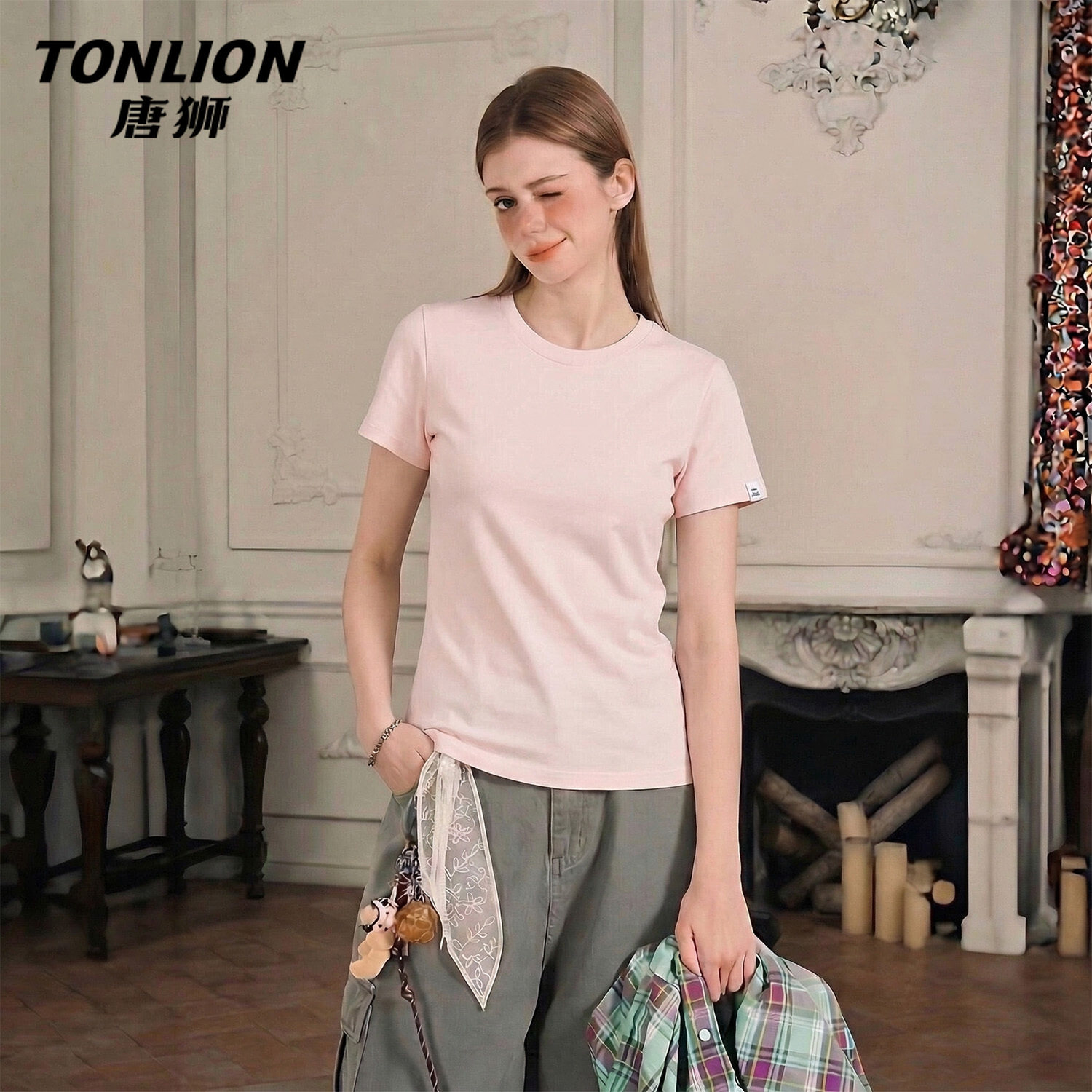 唐狮官方粉色短袖t恤女装2026新款今年流行爆款夏季多巴胺上衣V
