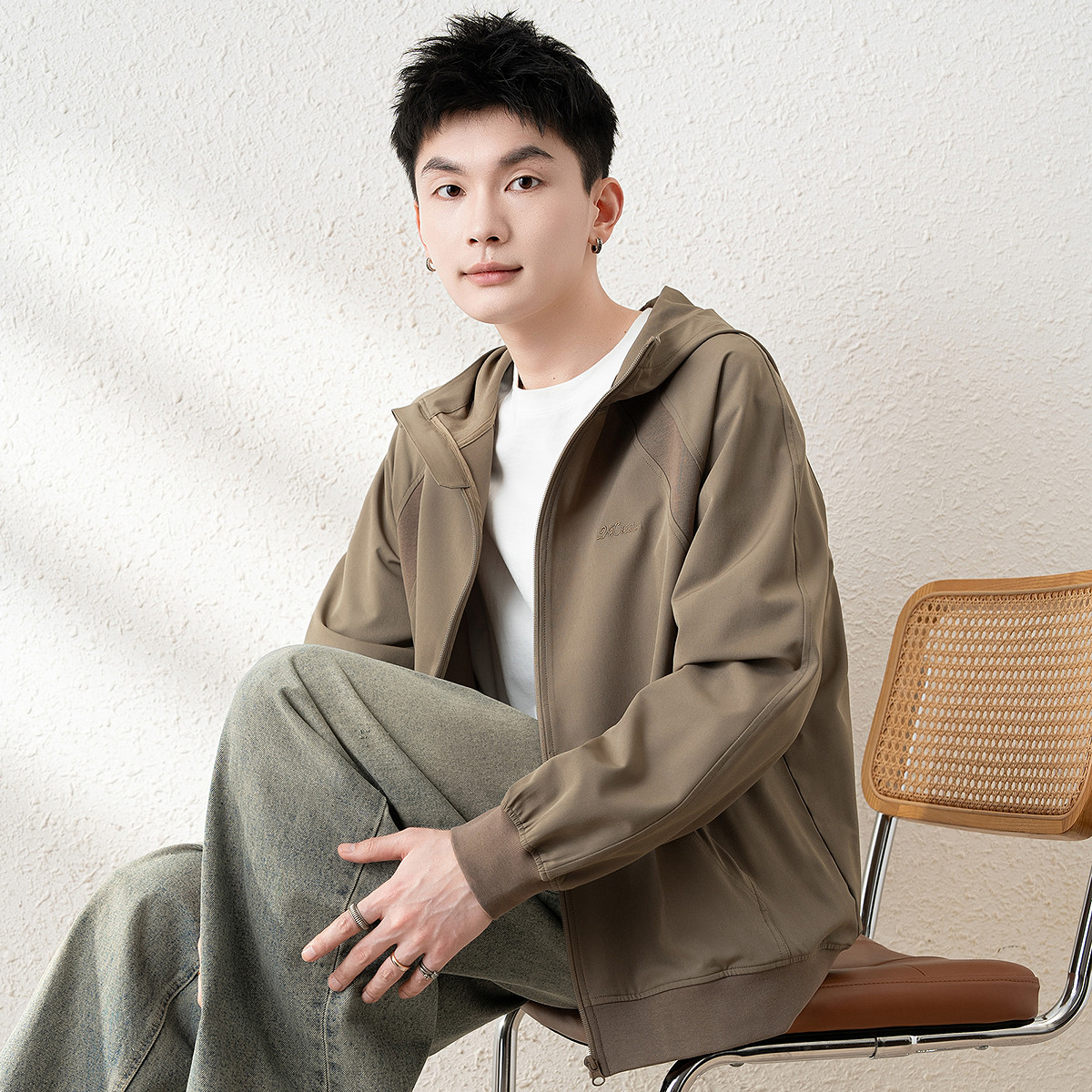 唐狮春新款男士夹克外套休闲宽松连帽拼接短款上衣时尚外套TM,男装,夹克,淘宝优惠券,粉丝福利购,淘宝优惠卷