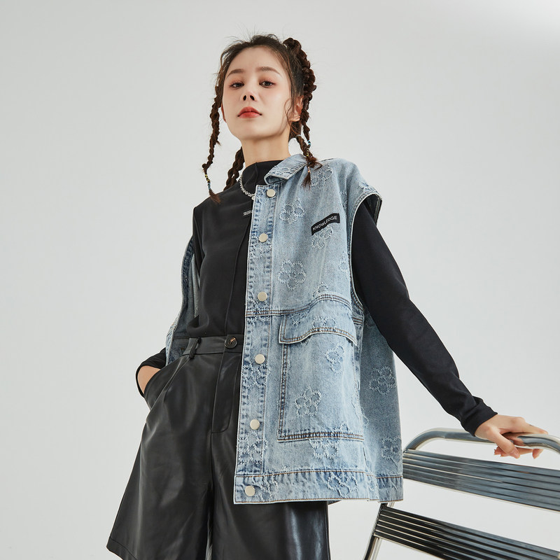 唐狮牛仔外套女2022年新款春秋提花满印牛仔马甲短款上衣女宽松Q