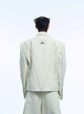 ArguE秀款 解构立体不规则设计廓形西服外套金属点缀宽松白色西装