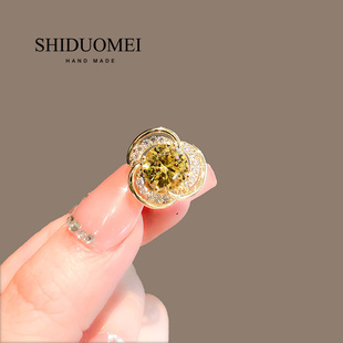 精致水晶玫瑰金花朵胸针高级领口防走光扣高档胸花别针配饰 设计款
