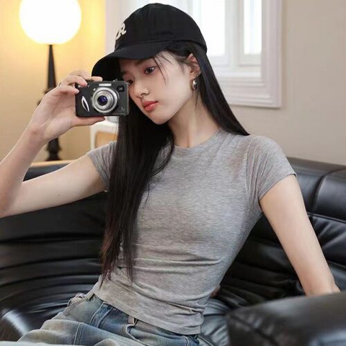 2026年新款网红超火显瘦纯色甜酷短袖恤修身女夏季浅灰上衣潮