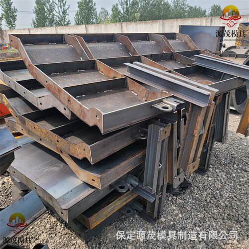 防撞墙钢模板建筑水泥护栏混凝土预制空心板挡墙桥梁墩柱模板模具