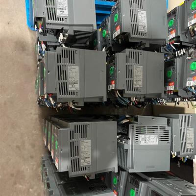《议价》施耐德ATV310HU15N4A变频器 剩余10台左右
