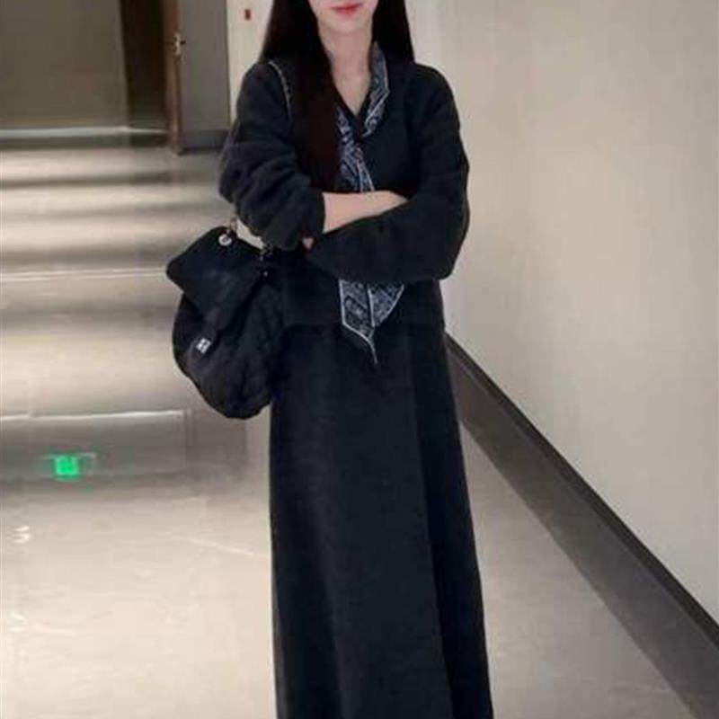 2025新款法式气质连衣裙子女秋冬季韩系高级感慵懒风针织套装长裙