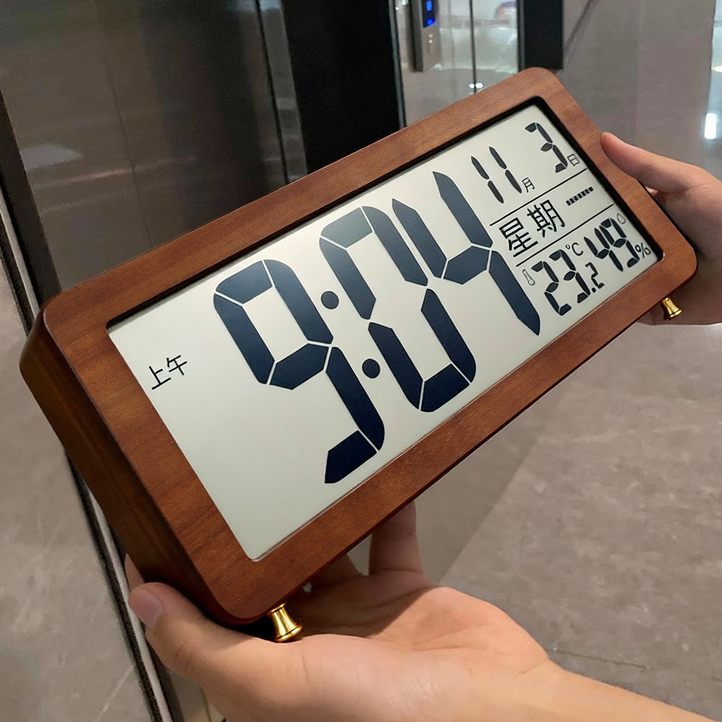 高颜值复古电子桌面座钟