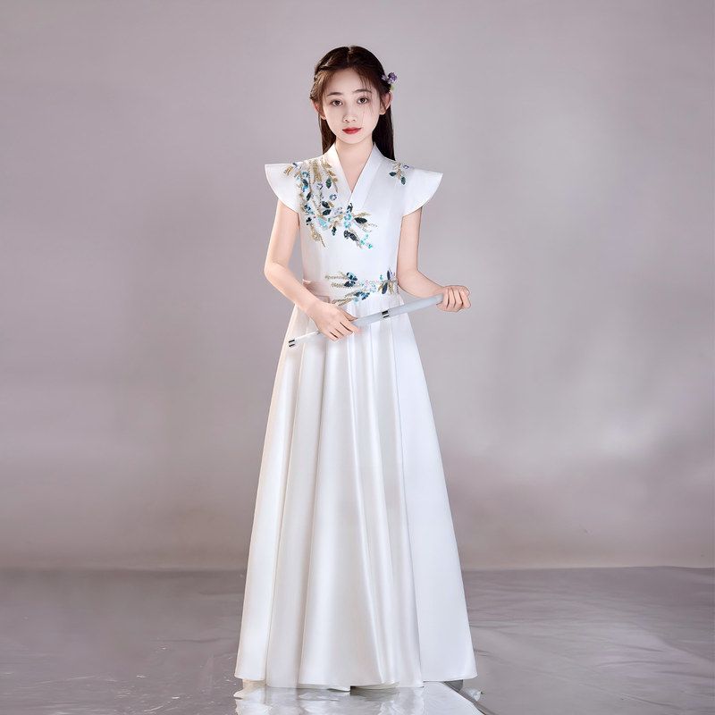 白色女童弹古筝演出服2026年新款夏季中国风二胡演奏艺考女童礼服