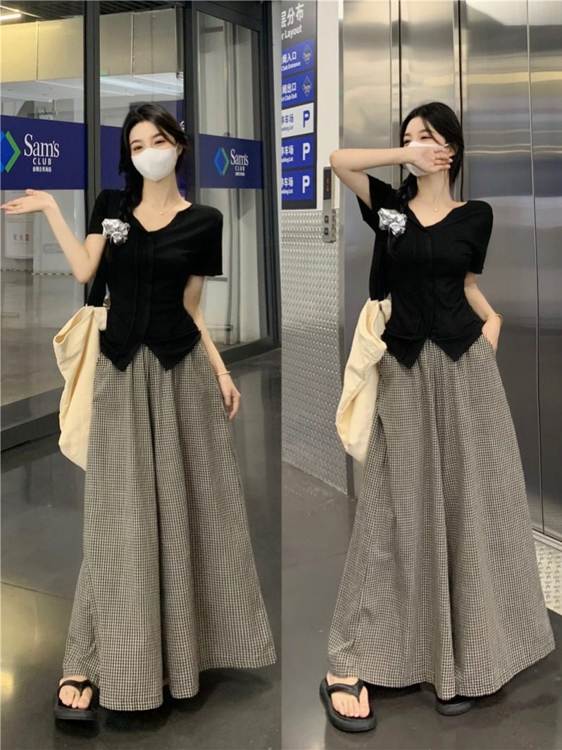 茶粒籽~两件套装2025夏季短袖V领T恤+黑白格子高腰阔腿裤裙,女装/女士精品,大码套装,淘宝优惠券,粉丝福利购,淘宝优惠卷
