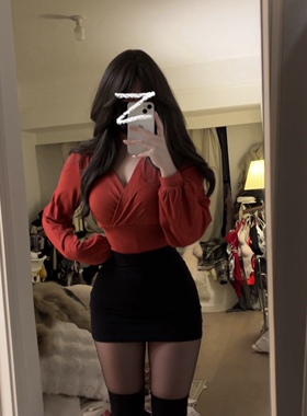 荔枝爱睡觉 |韩系纯欲v领交叉红色显胸短上衣~学姐包臀裙套装