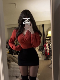 荔枝爱睡觉 |韩系纯欲v领交叉红色显胸短上衣~学姐包臀裙套装