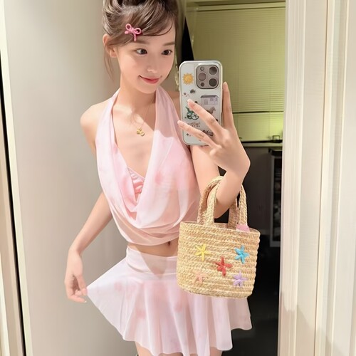纯欲辣妹挂脖小胸温泉分体泳衣
