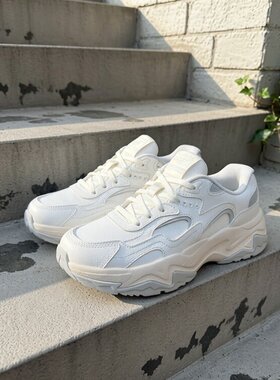 贵人鸟女鞋跑步鞋正品2025冬季新款皮面运动休闲老爹鞋Y255826