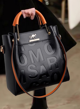 2024新款手提包外出斜挎包大容量网红同款洋气软皮压花单肩包女包