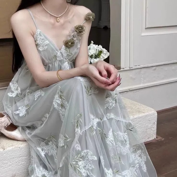 年华~度假系25年夏新性感V领花朵刺绣小礼服长裙 生日纱裙吊带裙