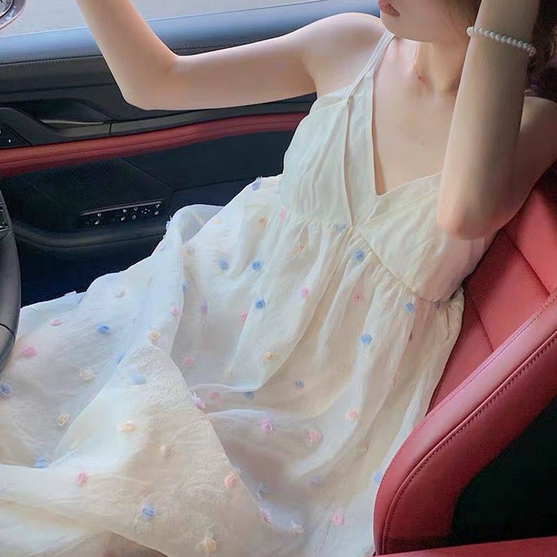 一眼沦陷~少女感糖果色立体小花朵甜美吊带连衣裙 夏仙女白色长裙