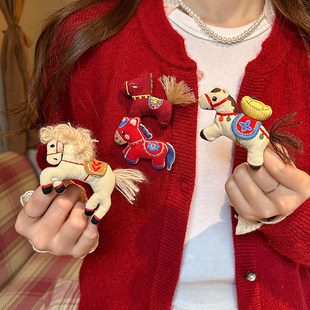 马年红色喜庆小马胸针配大衣本命年布艺胸花围巾装饰配饰别针饰品