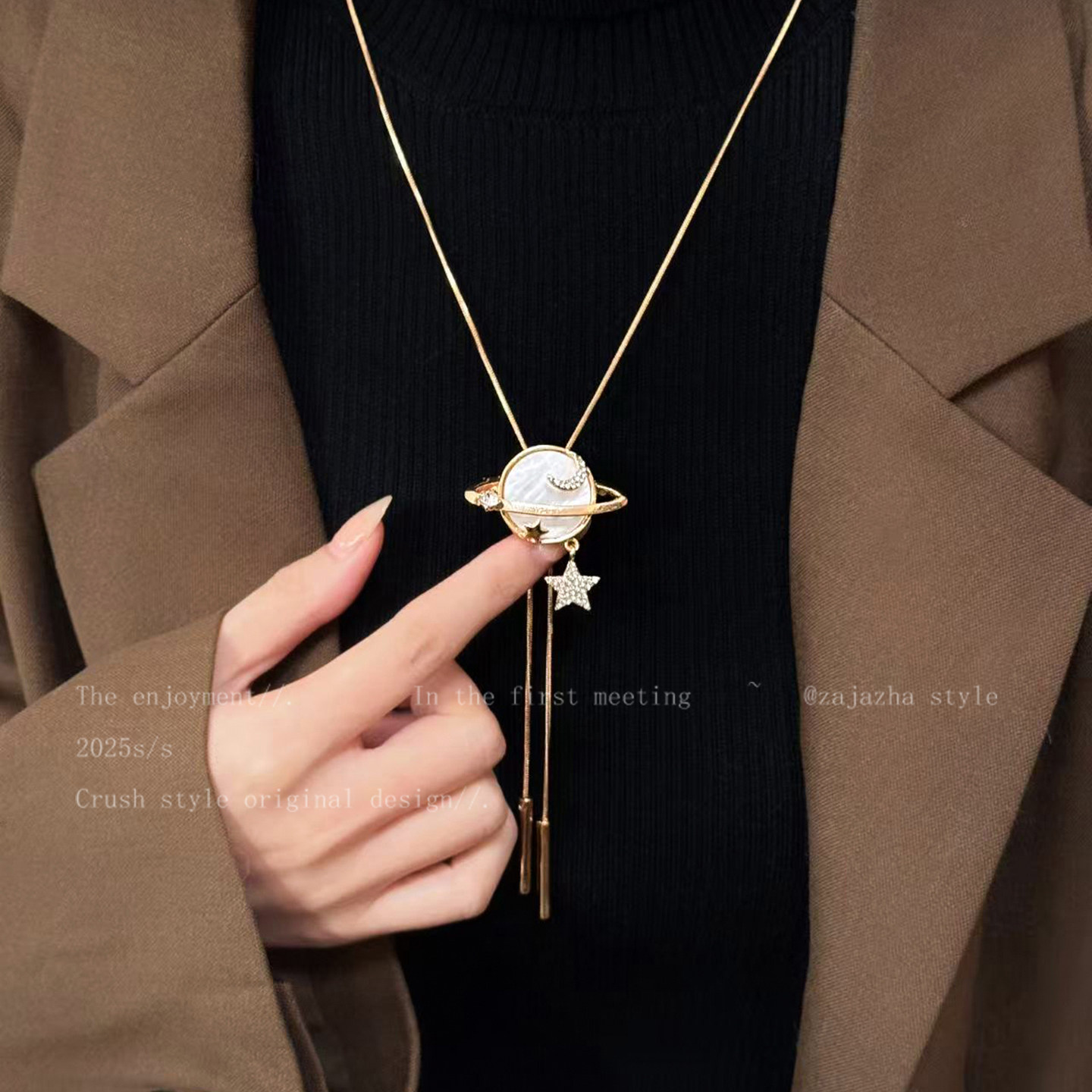 金色星球毛衣链女秋冬小众设计长款可调节项链轻奢高级感时尚配饰