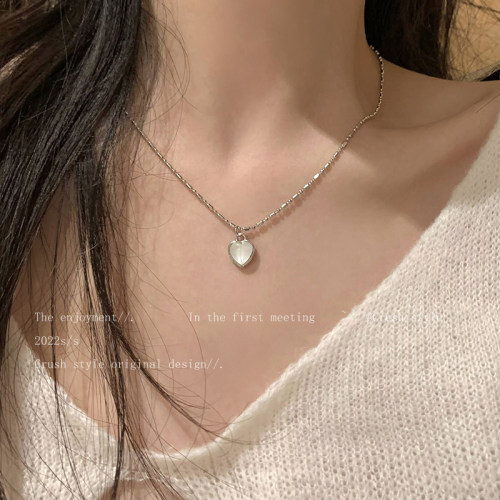 温柔爱心吊坠项链女甜酷辣妹